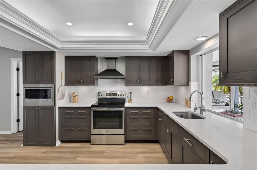 Activo con contrato: $725,000 (3 camas, 2 baños, 2033 Pies cuadrados)
