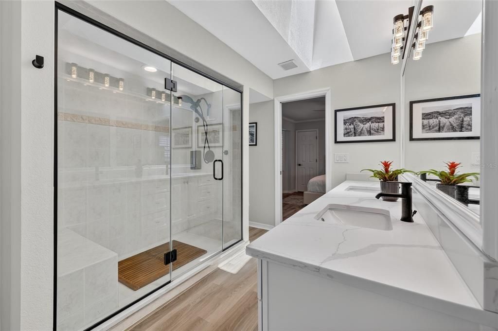 Activo con contrato: $725,000 (3 camas, 2 baños, 2033 Pies cuadrados)