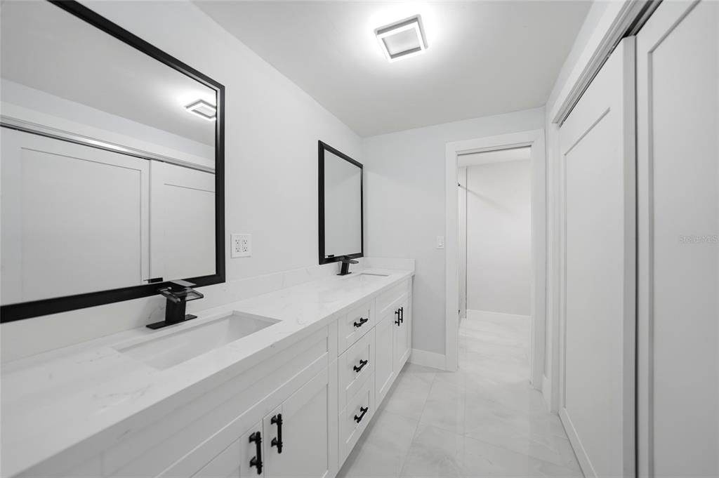 Под контрактом: $414,999 (2 спален, 2 ванн, 1442 Квадратных фут)