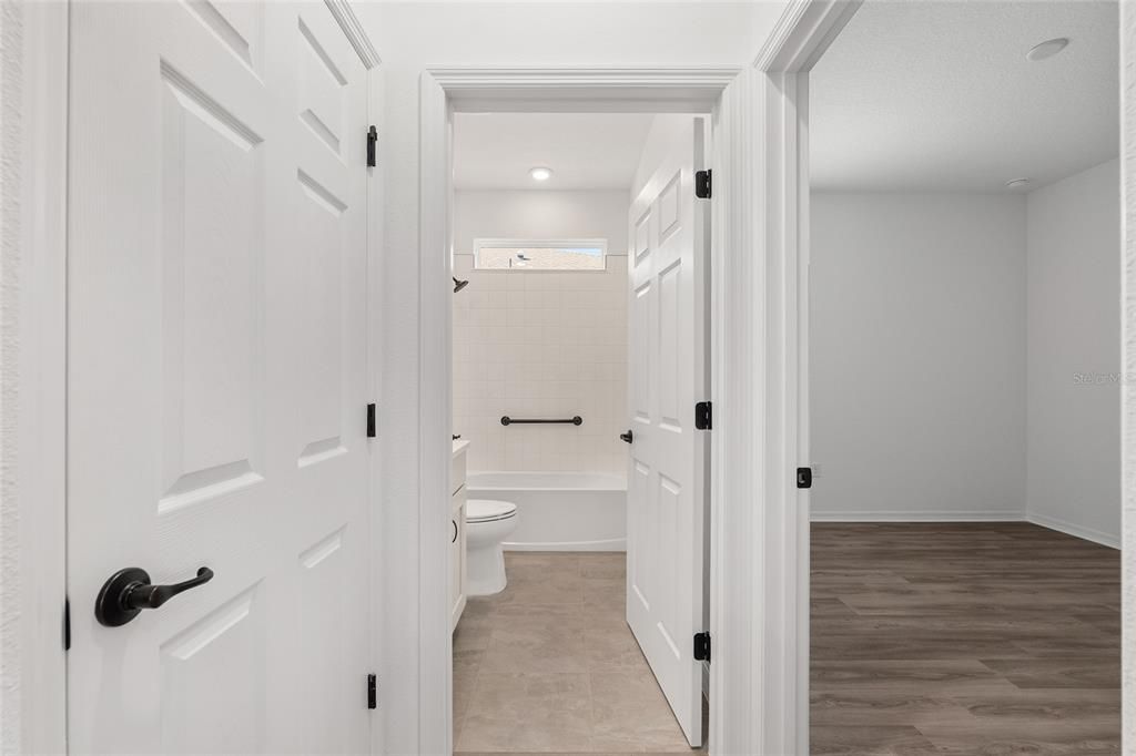 Activo con contrato: $323,300 (2 camas, 2 baños, 1467 Pies cuadrados)