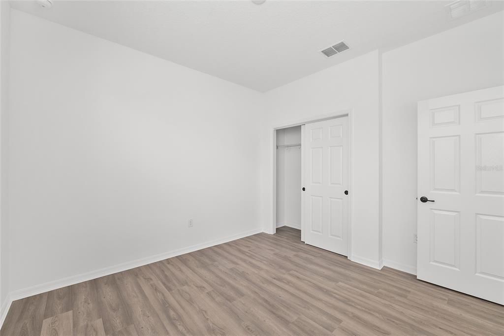 Activo con contrato: $323,300 (2 camas, 2 baños, 1467 Pies cuadrados)