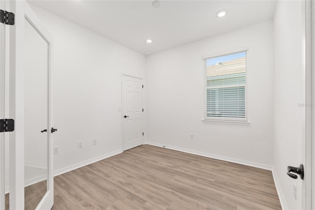 Activo con contrato: $323,300 (2 camas, 2 baños, 1467 Pies cuadrados)