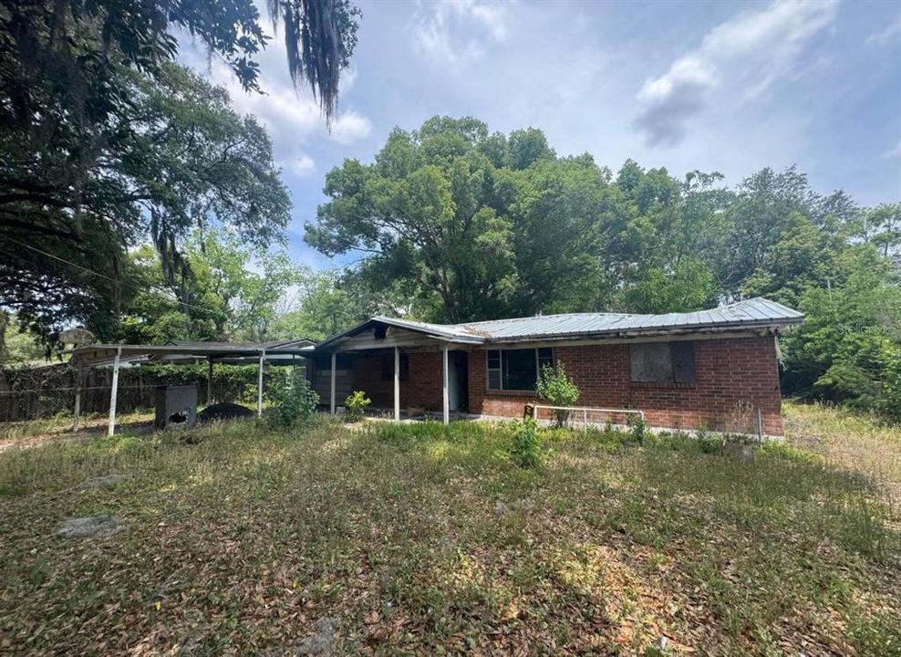 For Sale: $125,000 (3 beds, 2 baths, 1066 Square Feet)
