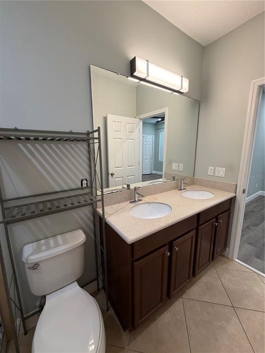 For Rent: $2,200 (3 beds, 2 baths, 1384 Square Feet)