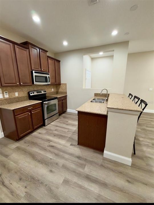 For Rent: $2,200 (3 beds, 2 baths, 1384 Square Feet)