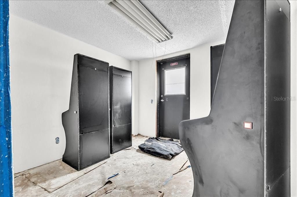 For Sale: $600,000 (0 beds, 0 baths, 1364 Square Feet)
