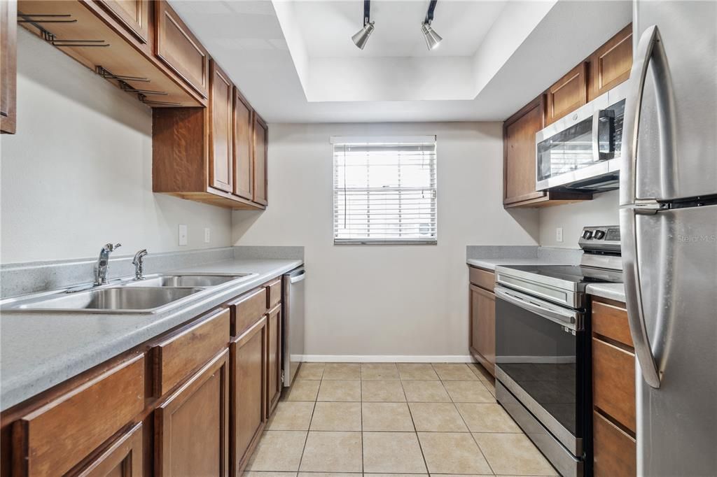 For Rent: $1,600 (2 beds, 2 baths, 973 Square Feet)