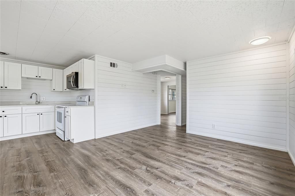For Rent: $1,400 (2 beds, 1 baths, 660 Square Feet)