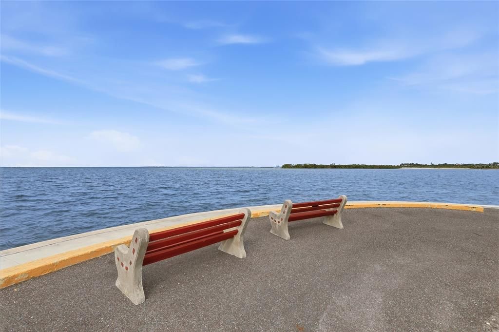 For Rent: $1,400 (2 beds, 1 baths, 660 Square Feet)