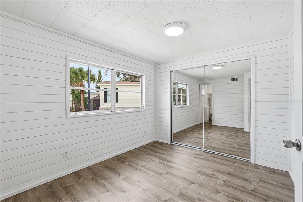 For Rent: $1,400 (2 beds, 1 baths, 660 Square Feet)