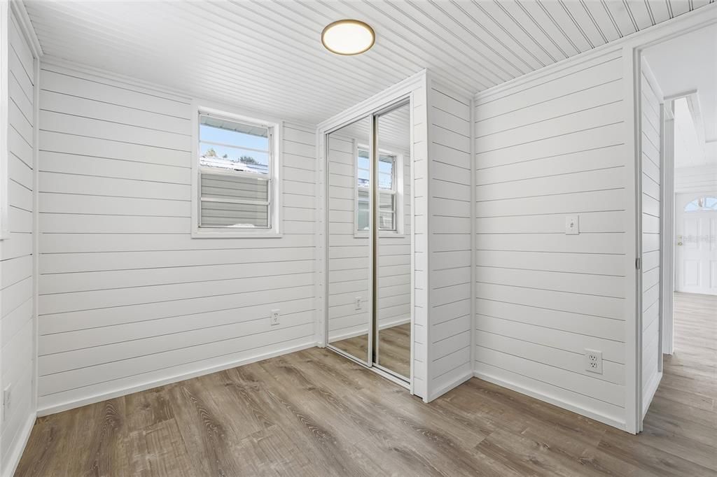 For Rent: $1,400 (2 beds, 1 baths, 660 Square Feet)