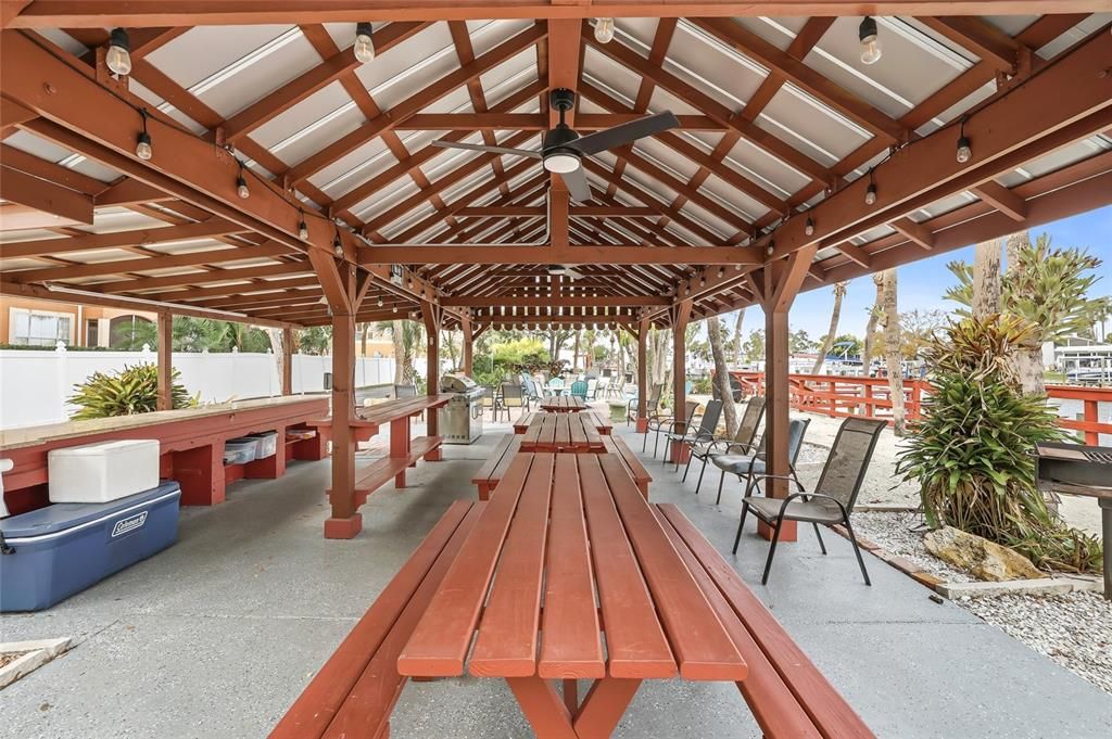 For Rent: $1,400 (2 beds, 1 baths, 660 Square Feet)