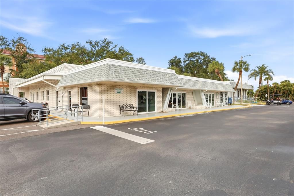 For Rent: $1,400 (2 beds, 1 baths, 660 Square Feet)