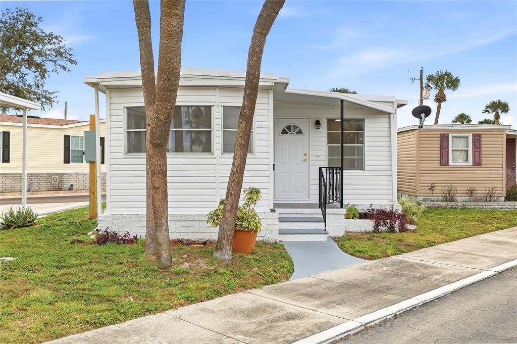 For Rent: $1,400 (2 beds, 1 baths, 660 Square Feet)