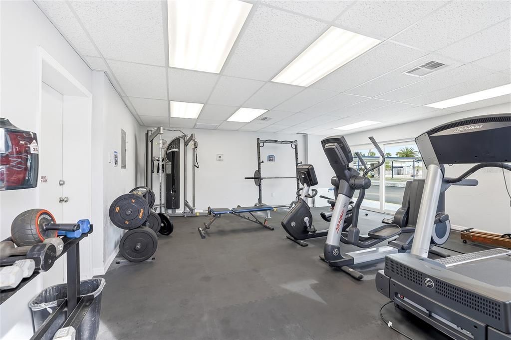 For Rent: $1,400 (2 beds, 1 baths, 660 Square Feet)