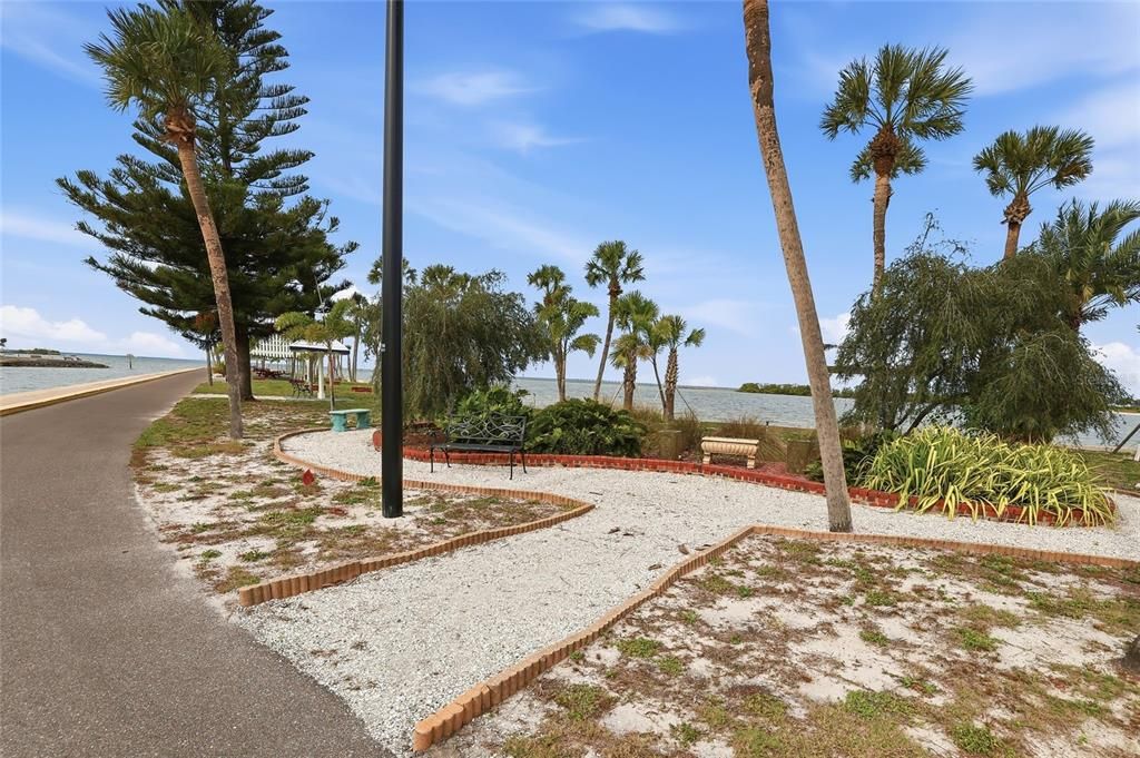 For Rent: $1,400 (2 beds, 1 baths, 660 Square Feet)