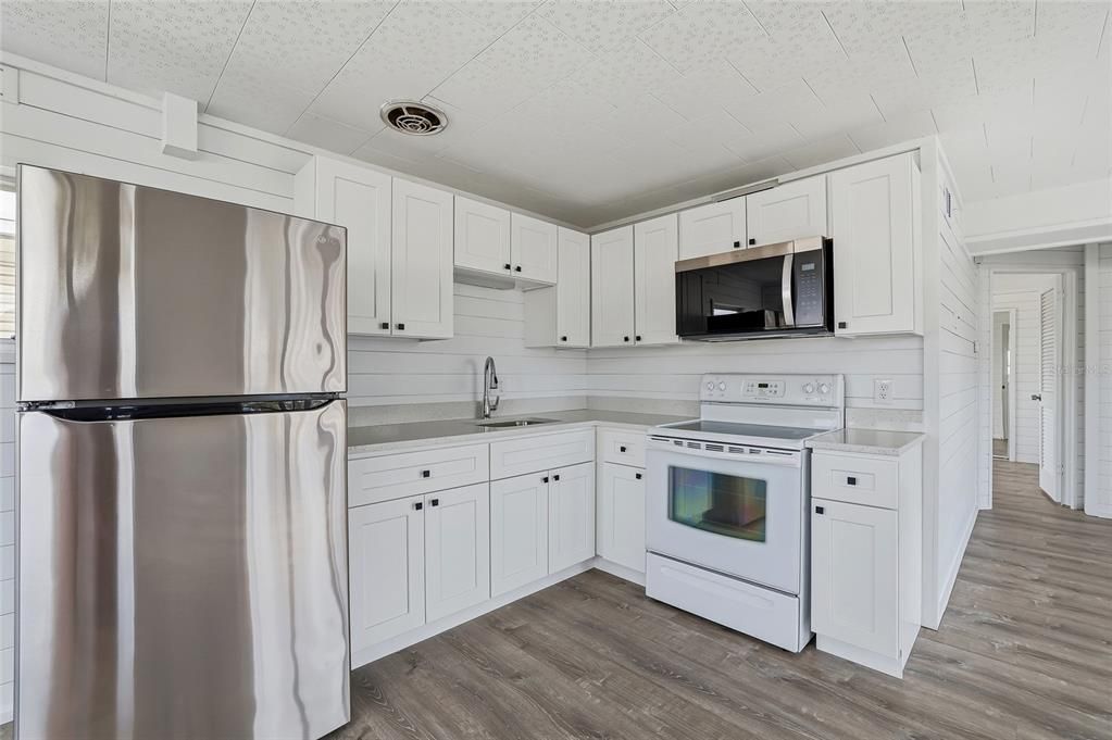 For Rent: $1,400 (2 beds, 1 baths, 660 Square Feet)