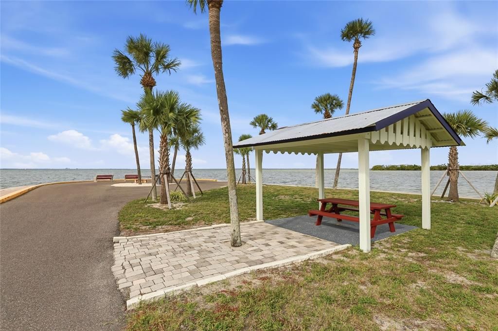 For Rent: $1,400 (2 beds, 1 baths, 660 Square Feet)