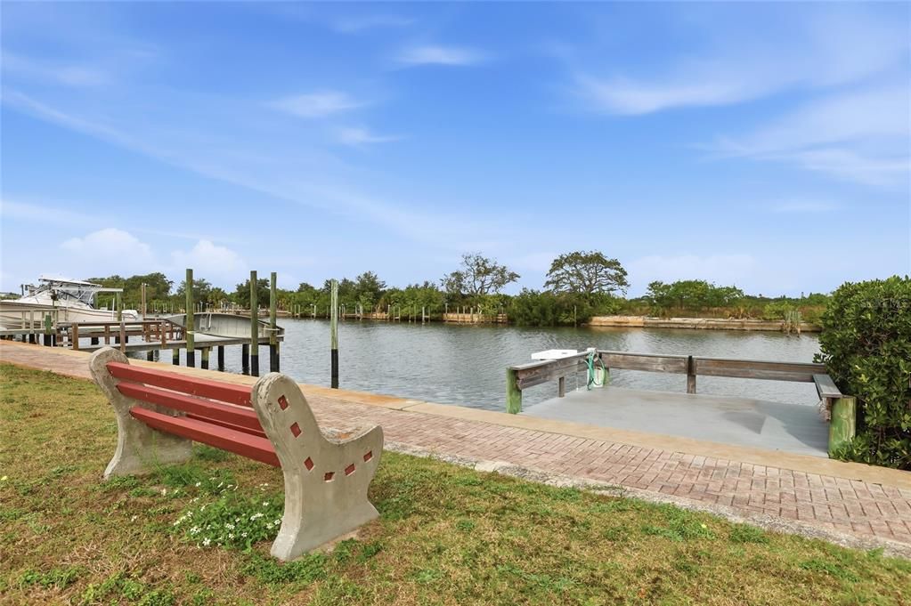 For Rent: $1,400 (2 beds, 1 baths, 660 Square Feet)