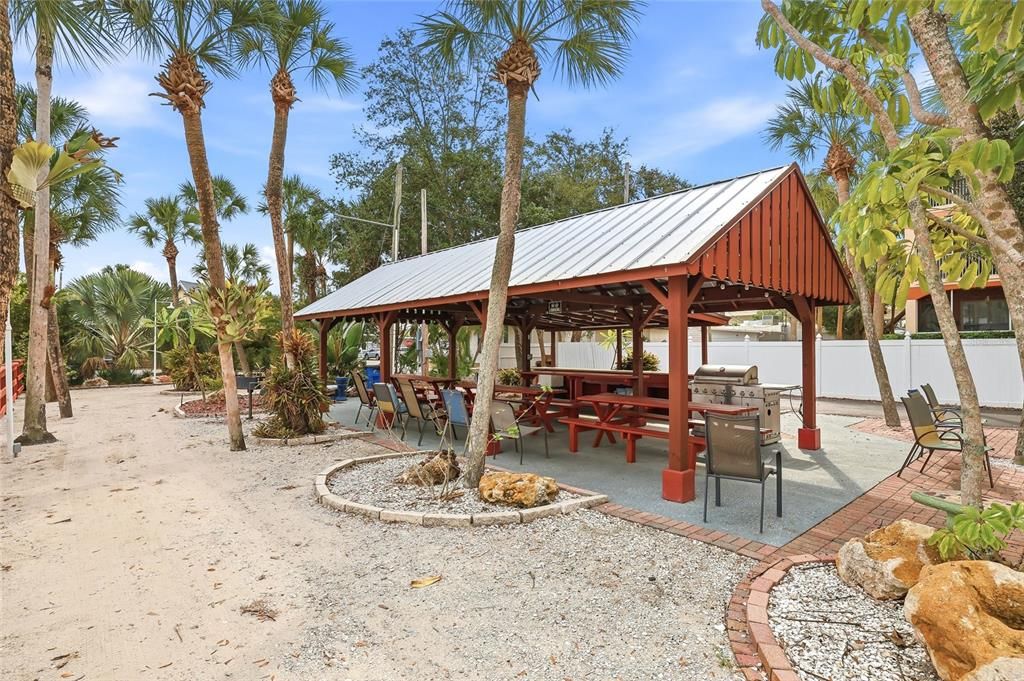 For Rent: $1,400 (2 beds, 1 baths, 660 Square Feet)