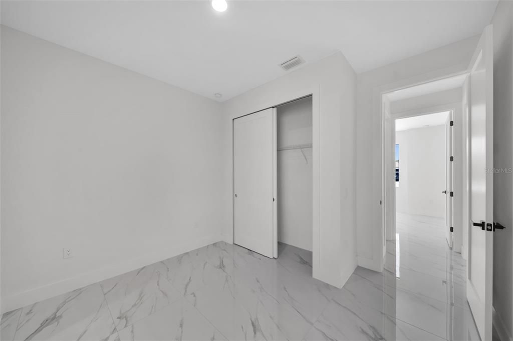 En Venta: $375,000 (3 camas, 3 baños, 1621 Pies cuadrados)