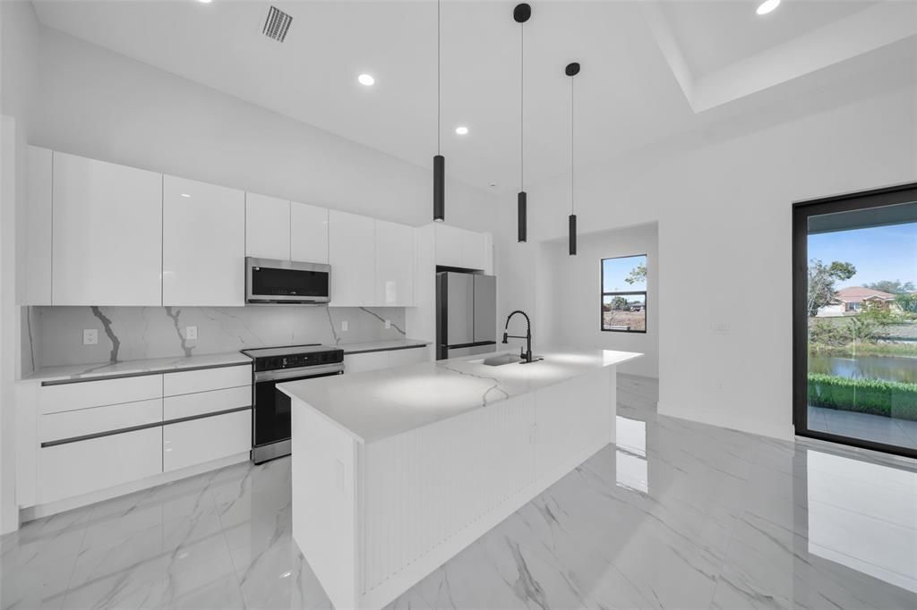 En Venta: $375,000 (3 camas, 3 baños, 1621 Pies cuadrados)