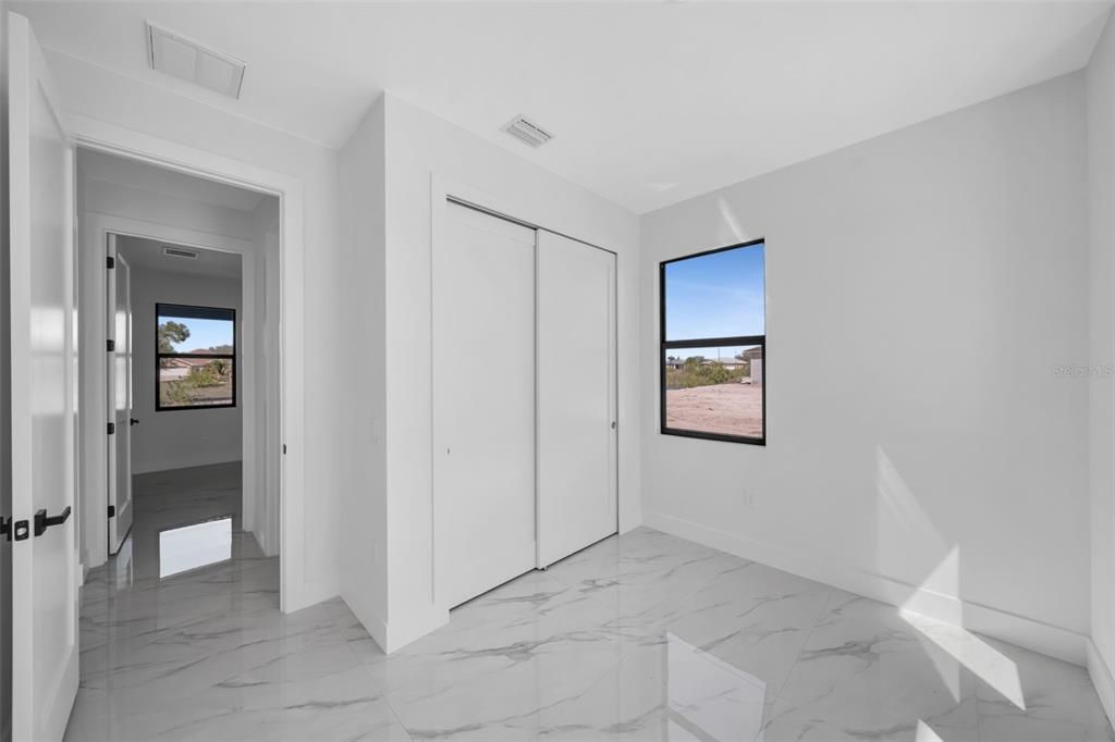 En Venta: $375,000 (3 camas, 3 baños, 1621 Pies cuadrados)