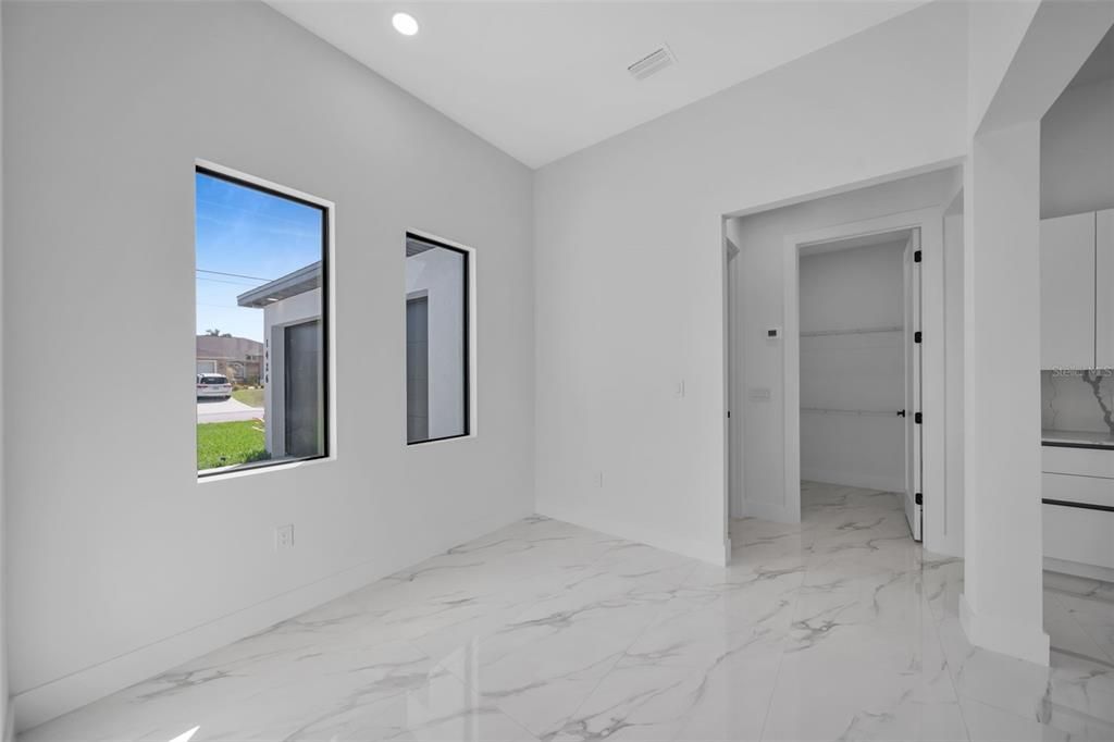 En Venta: $375,000 (3 camas, 3 baños, 1621 Pies cuadrados)