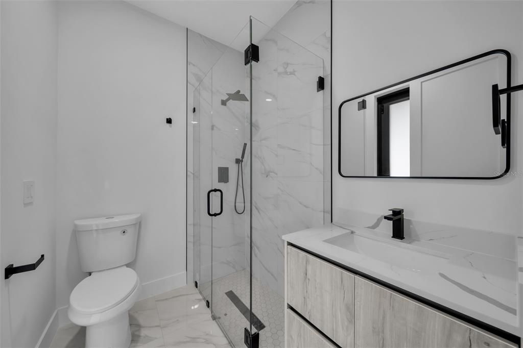 En Venta: $375,000 (3 camas, 3 baños, 1621 Pies cuadrados)