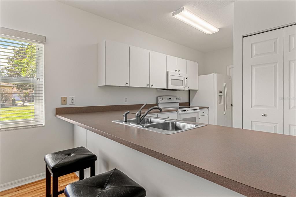 Activo con contrato: $288,000 (2 camas, 2 baños, 1066 Pies cuadrados)