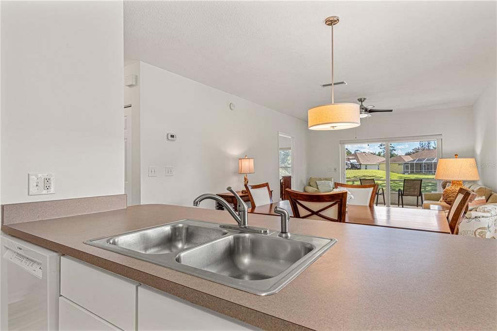 Activo con contrato: $288,000 (2 camas, 2 baños, 1066 Pies cuadrados)
