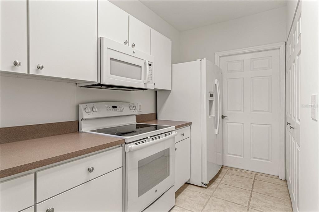Activo con contrato: $288,000 (2 camas, 2 baños, 1066 Pies cuadrados)