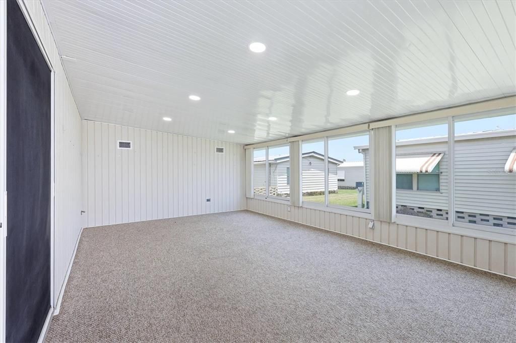 For Sale: $225,000 (2 beds, 2 baths, 1444 Square Feet)