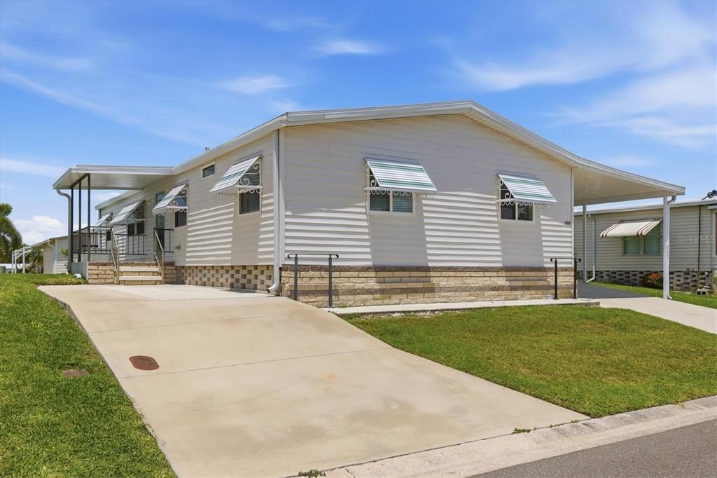 For Sale: $225,000 (2 beds, 2 baths, 1444 Square Feet)