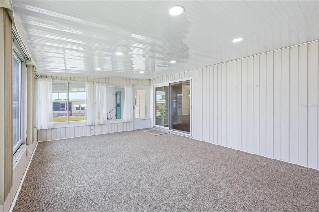 For Sale: $225,000 (2 beds, 2 baths, 1444 Square Feet)