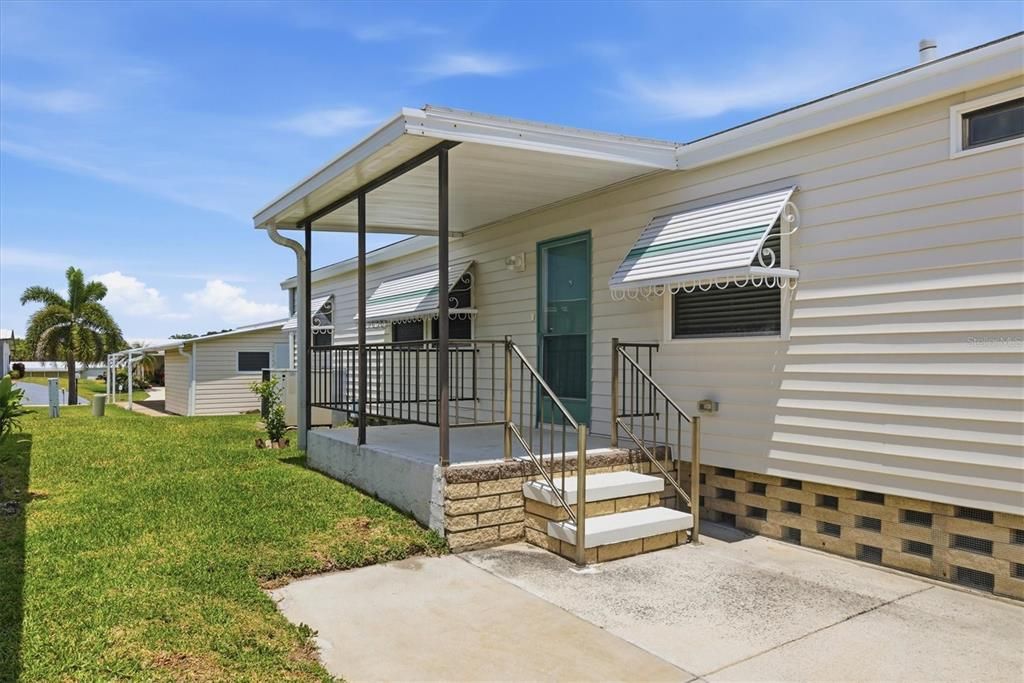 For Sale: $225,000 (2 beds, 2 baths, 1444 Square Feet)