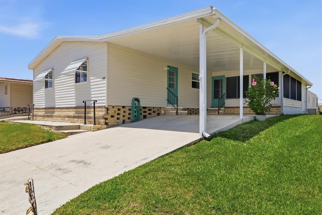 For Sale: $225,000 (2 beds, 2 baths, 1444 Square Feet)