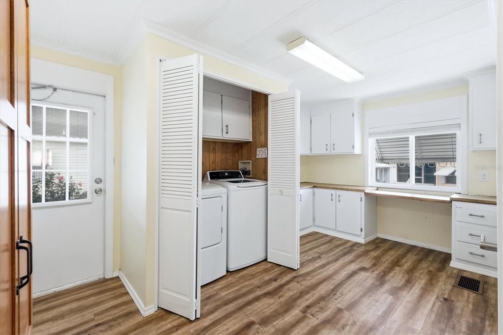 For Sale: $225,000 (2 beds, 2 baths, 1444 Square Feet)