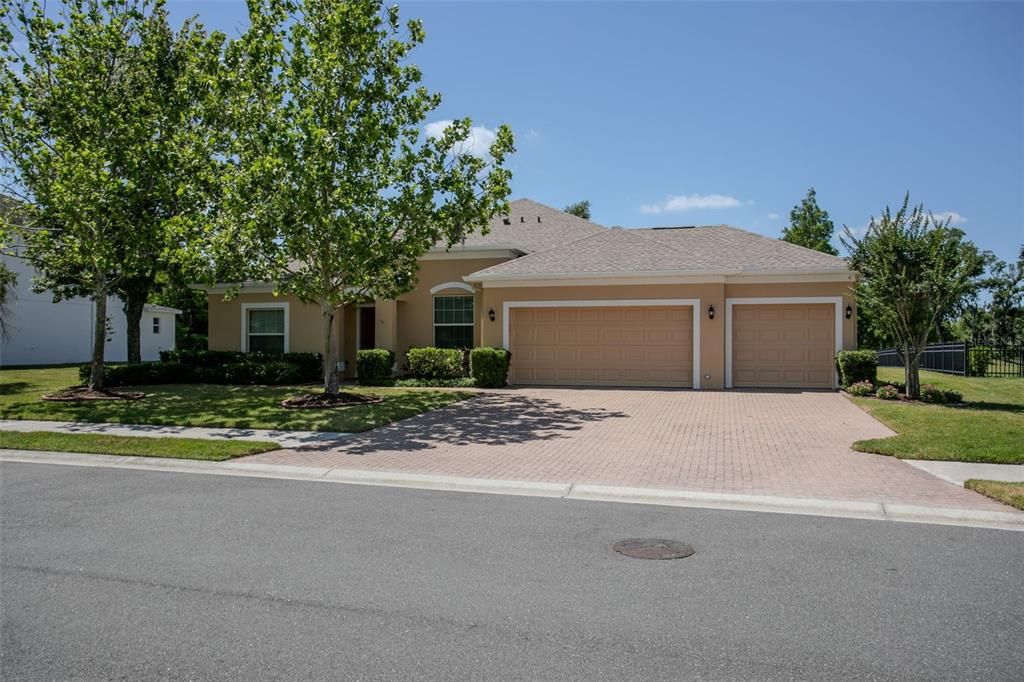 Active With Contract: $599,000 (4 beds, 3 baths, 2810 Square Feet)