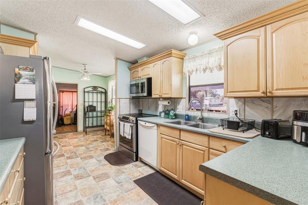 На продажу: $260,000 (3 спален, 2 ванн, 1649 Квадратных фут)