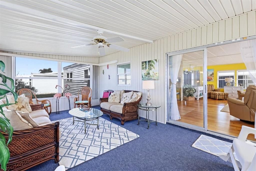 For Sale: $149,900 (2 beds, 2 baths, 1008 Square Feet)