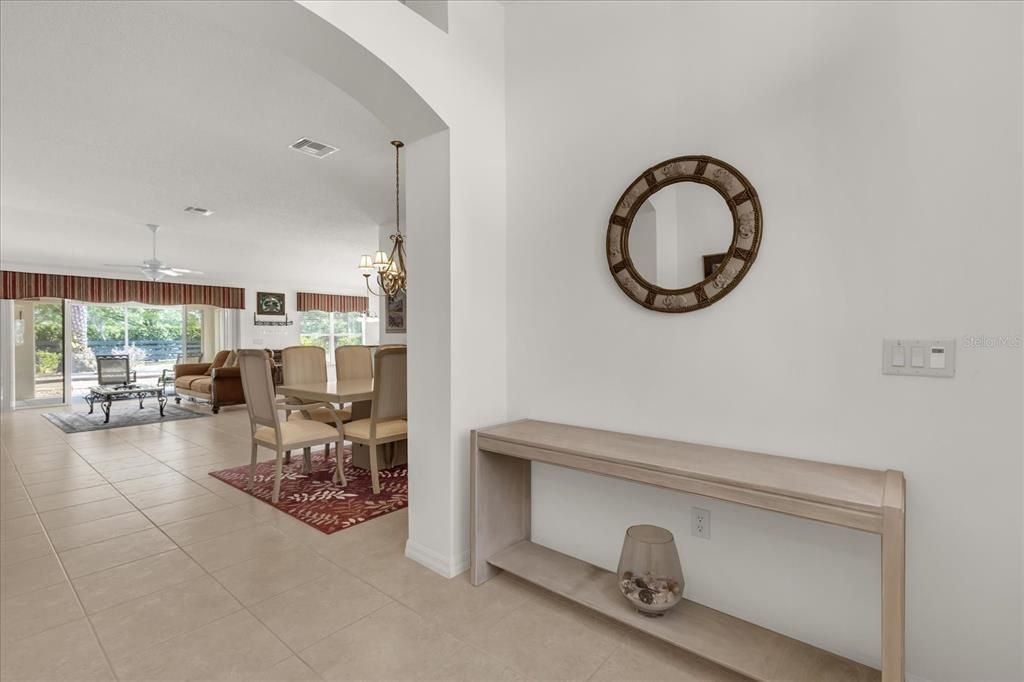 Activo con contrato: $475,000 (3 camas, 2 baños, 2000 Pies cuadrados)