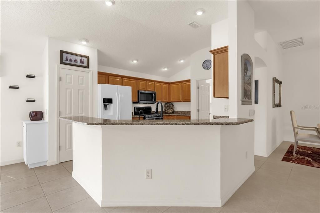 Activo con contrato: $475,000 (3 camas, 2 baños, 2000 Pies cuadrados)