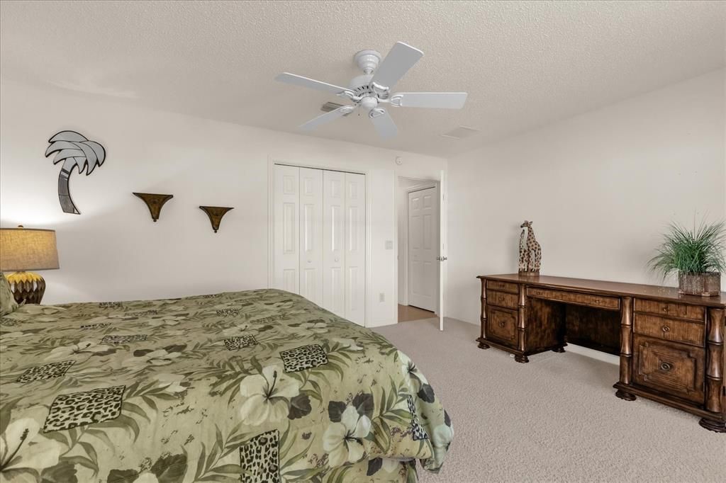 Activo con contrato: $475,000 (3 camas, 2 baños, 2000 Pies cuadrados)