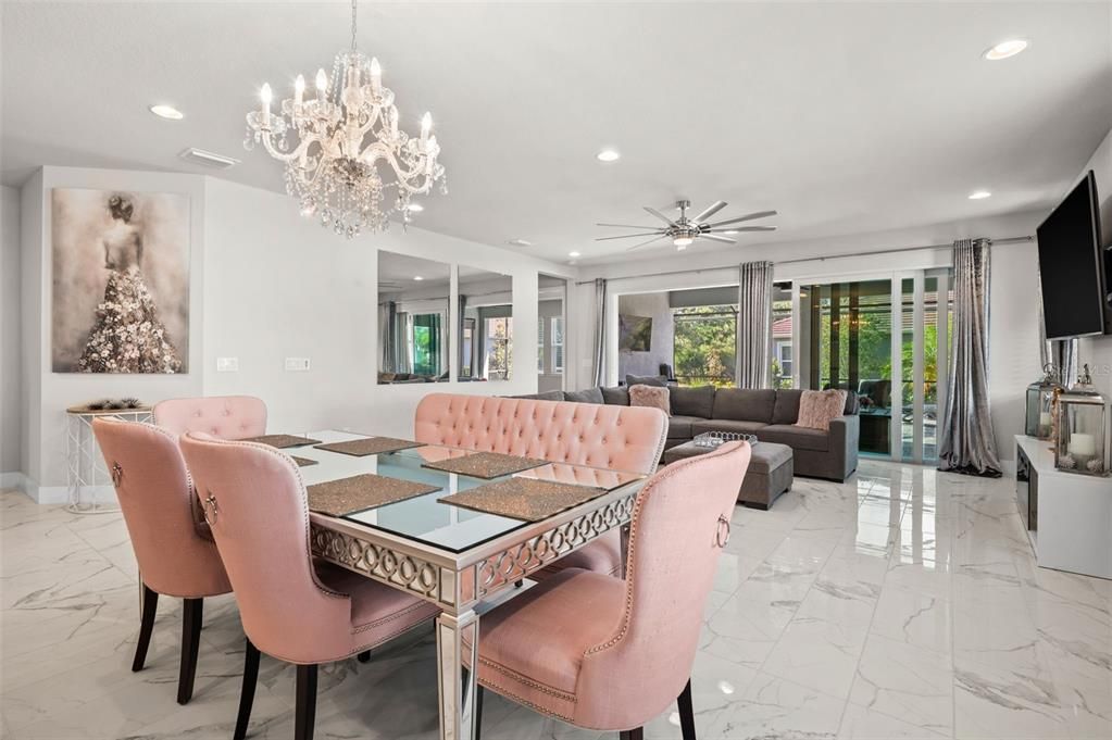 Activo con contrato: $735,000 (3 camas, 2 baños, 2298 Pies cuadrados)