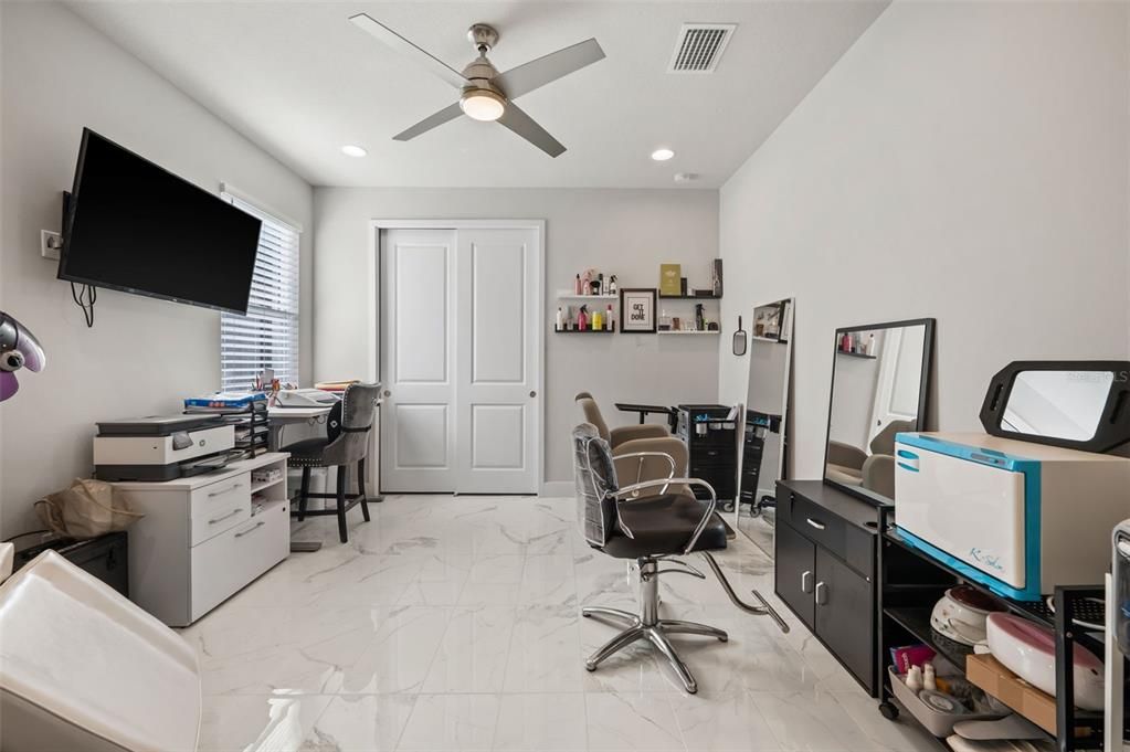 Activo con contrato: $735,000 (3 camas, 2 baños, 2298 Pies cuadrados)