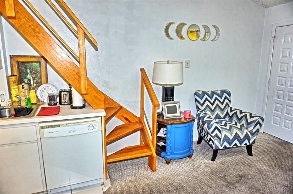 For Sale: $124,900 (1 beds, 1 baths, 456 Square Feet)