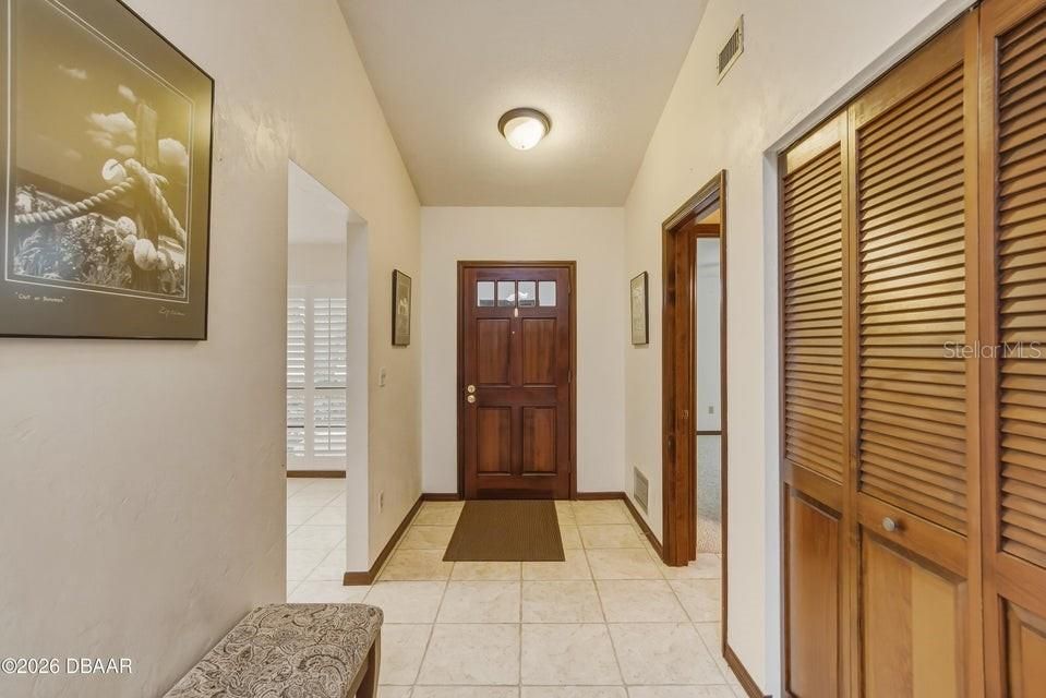 For Sale: $249,900 (2 beds, 2 baths, 1439 Square Feet)