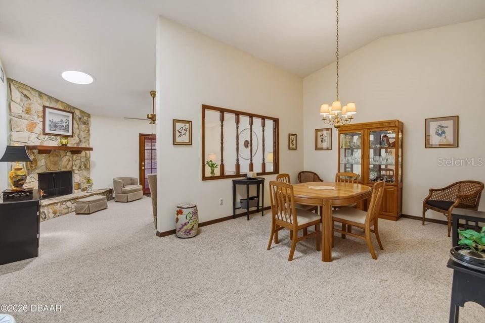 For Sale: $249,900 (2 beds, 2 baths, 1439 Square Feet)