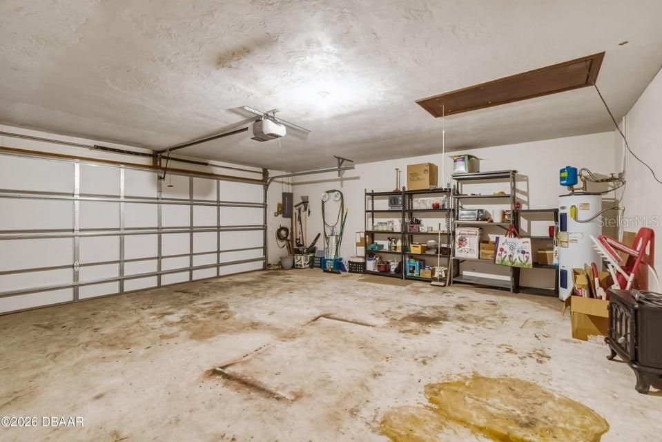 For Sale: $249,900 (2 beds, 2 baths, 1439 Square Feet)
